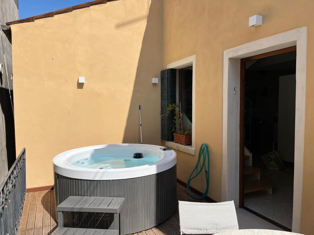 Palazzo Veneziano Direct At The Canal With Roof Terrace