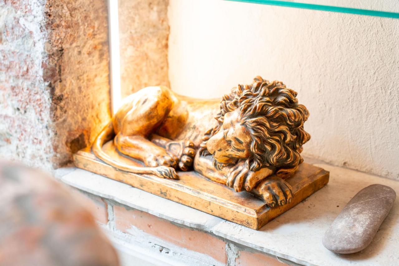 Casa Manina Sul Ponte - Your Private Canal View Apartment *