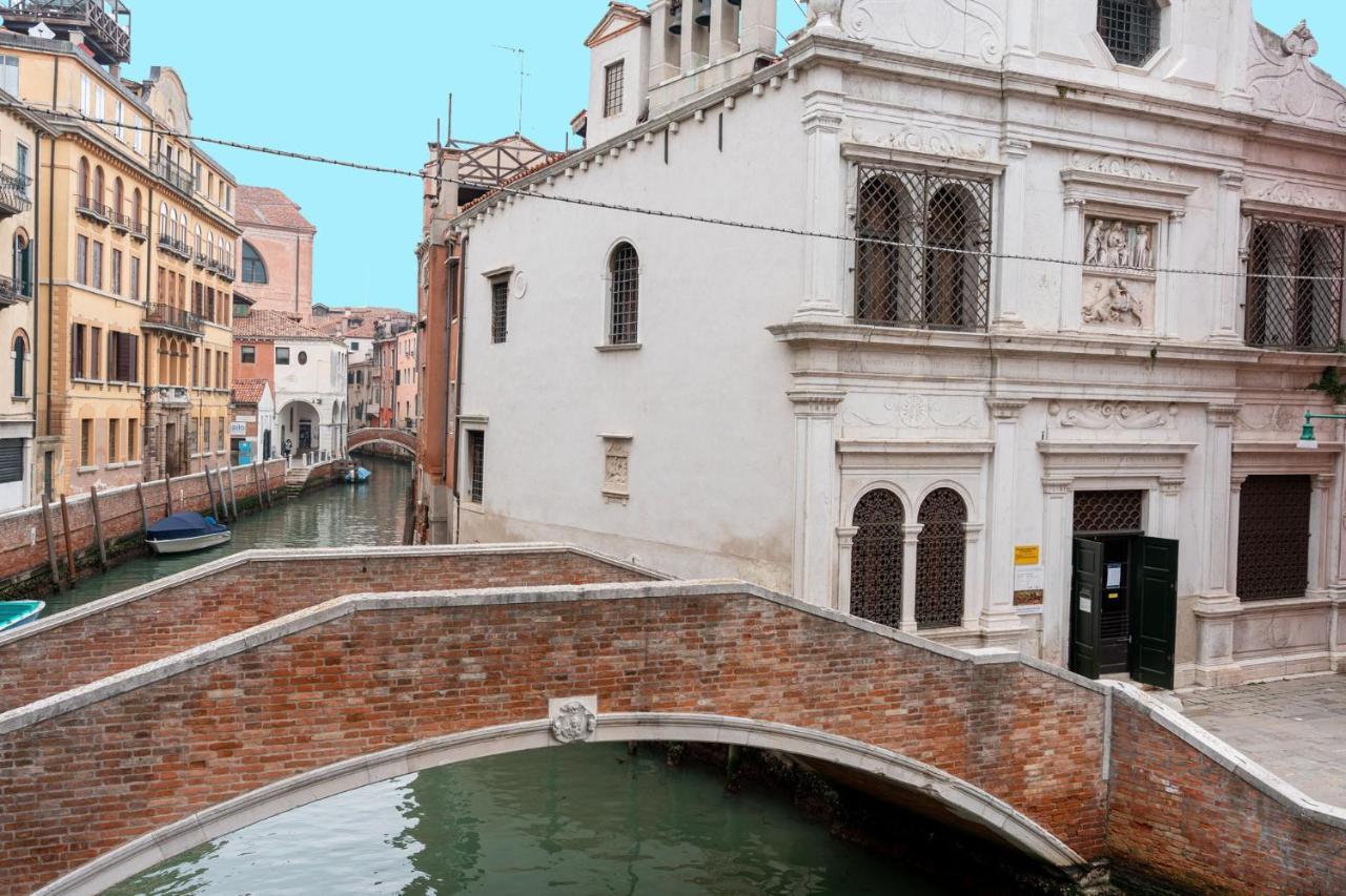 Ca Dei Dalmati - The Blue Canal View *
