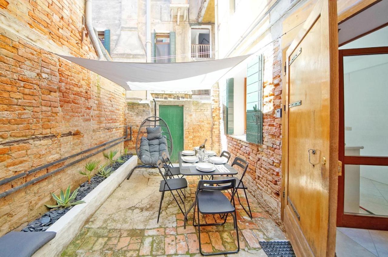 Gondola View Apartment