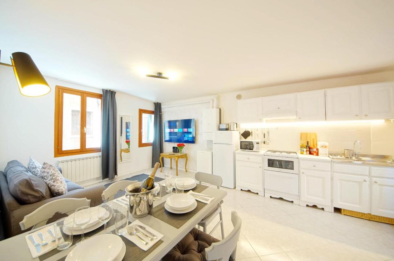 Gondola View Apartment *