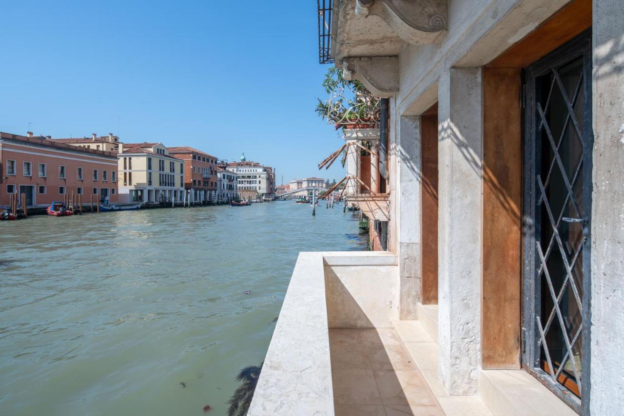 Palace Canal View By Wonderful Italy * Venice