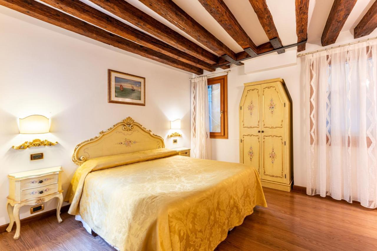 Ca' Pinelli Apartment