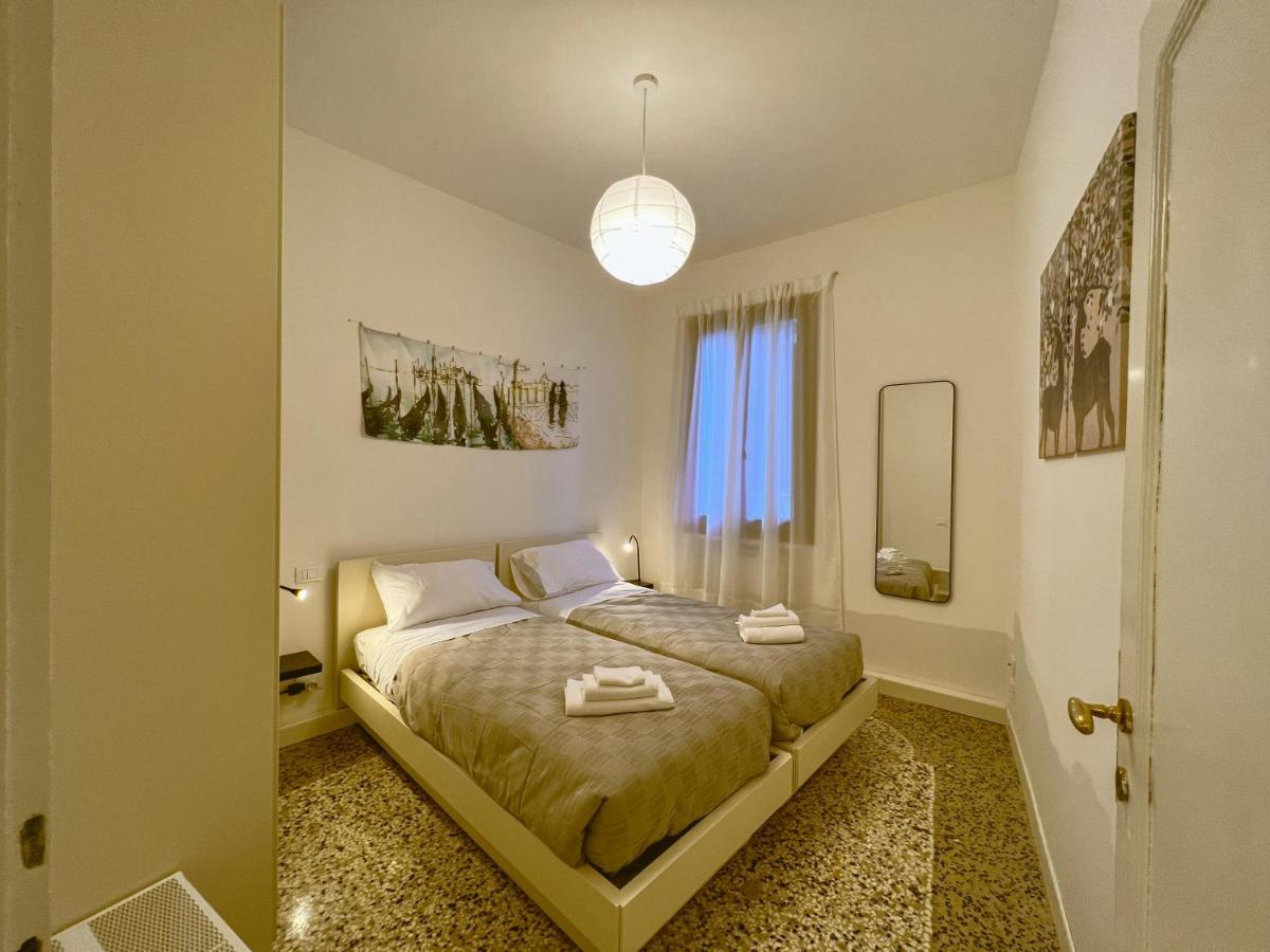 Splendid “true Apartment” Overlooking Water Appartamento