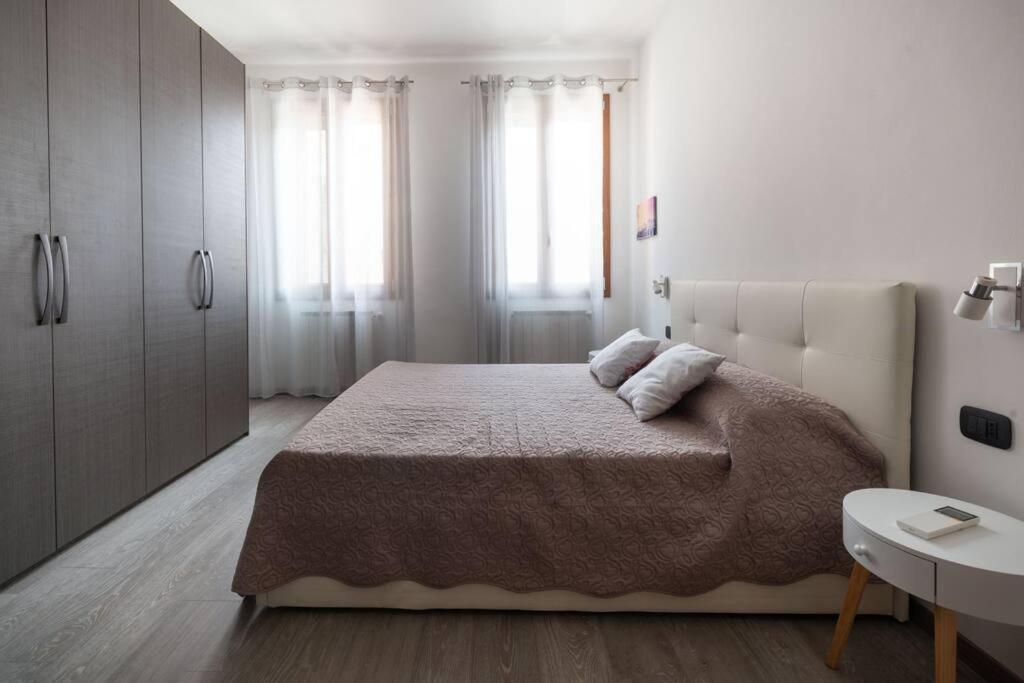 Appartement Celestia Terrace With Canal View Venetië