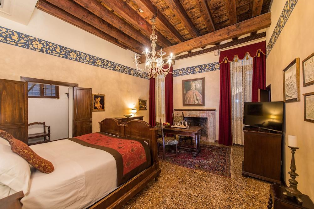 Palazzo Priuli Hotel