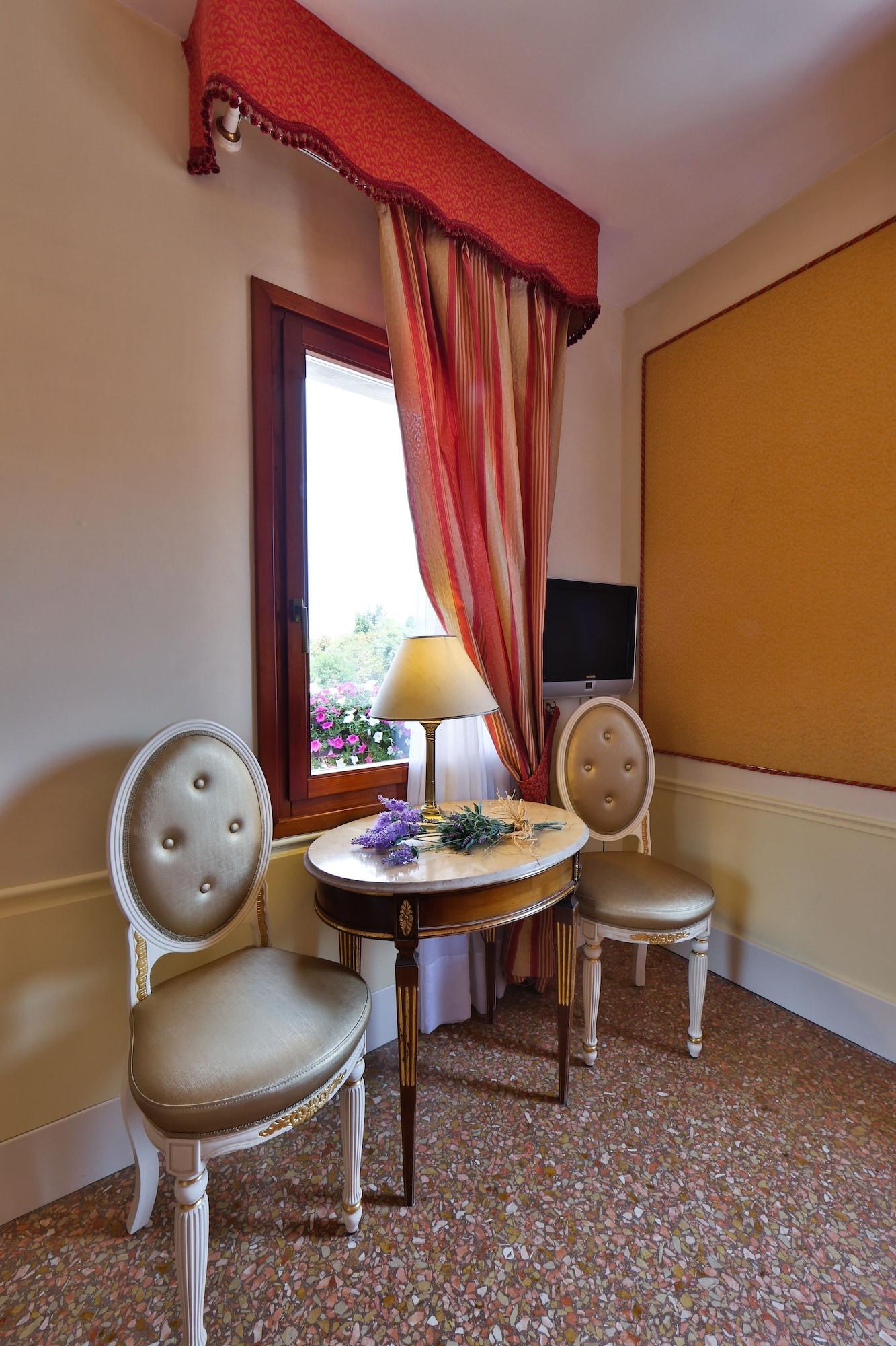 Hotel Arlecchino 3*