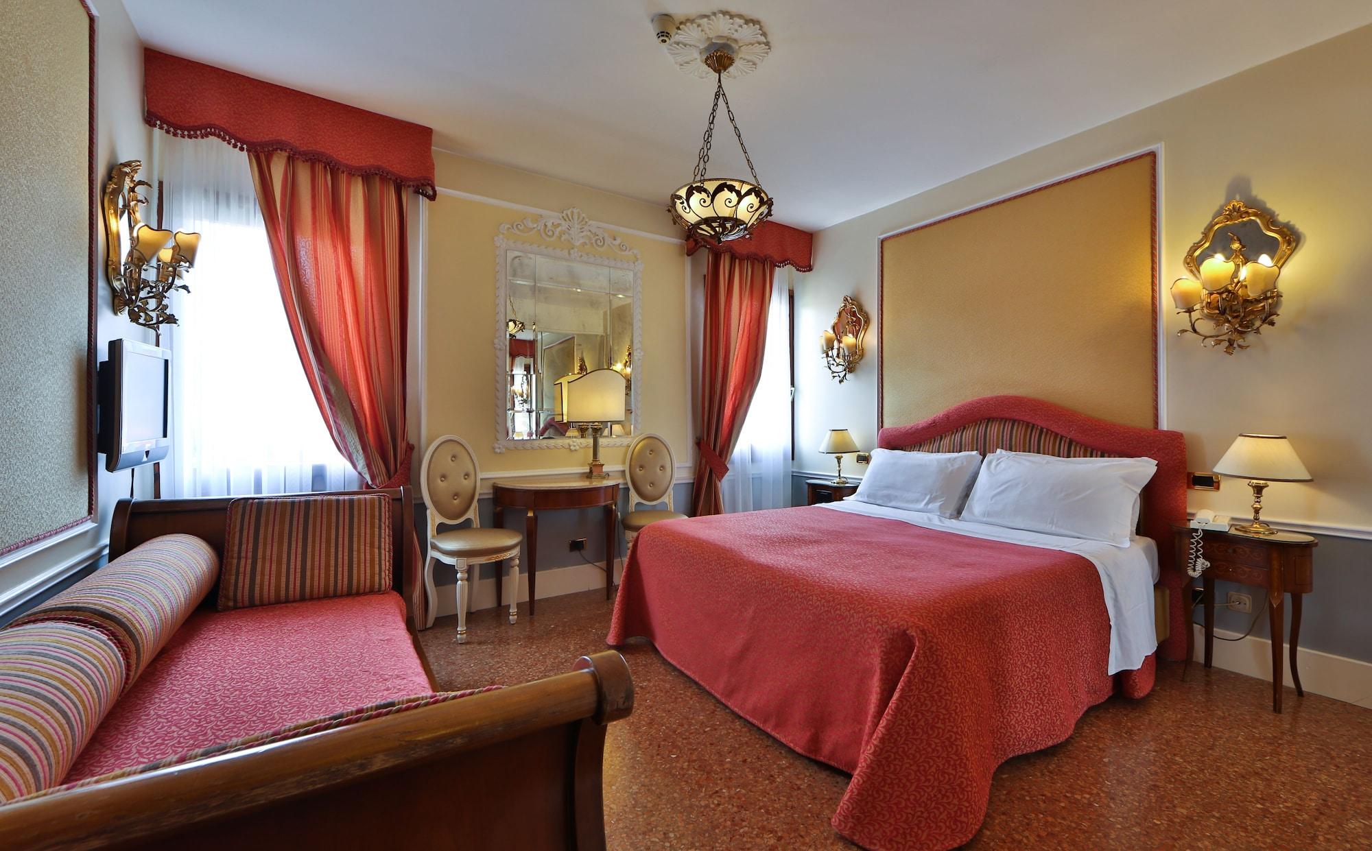 Arlecchino Hotel 3*