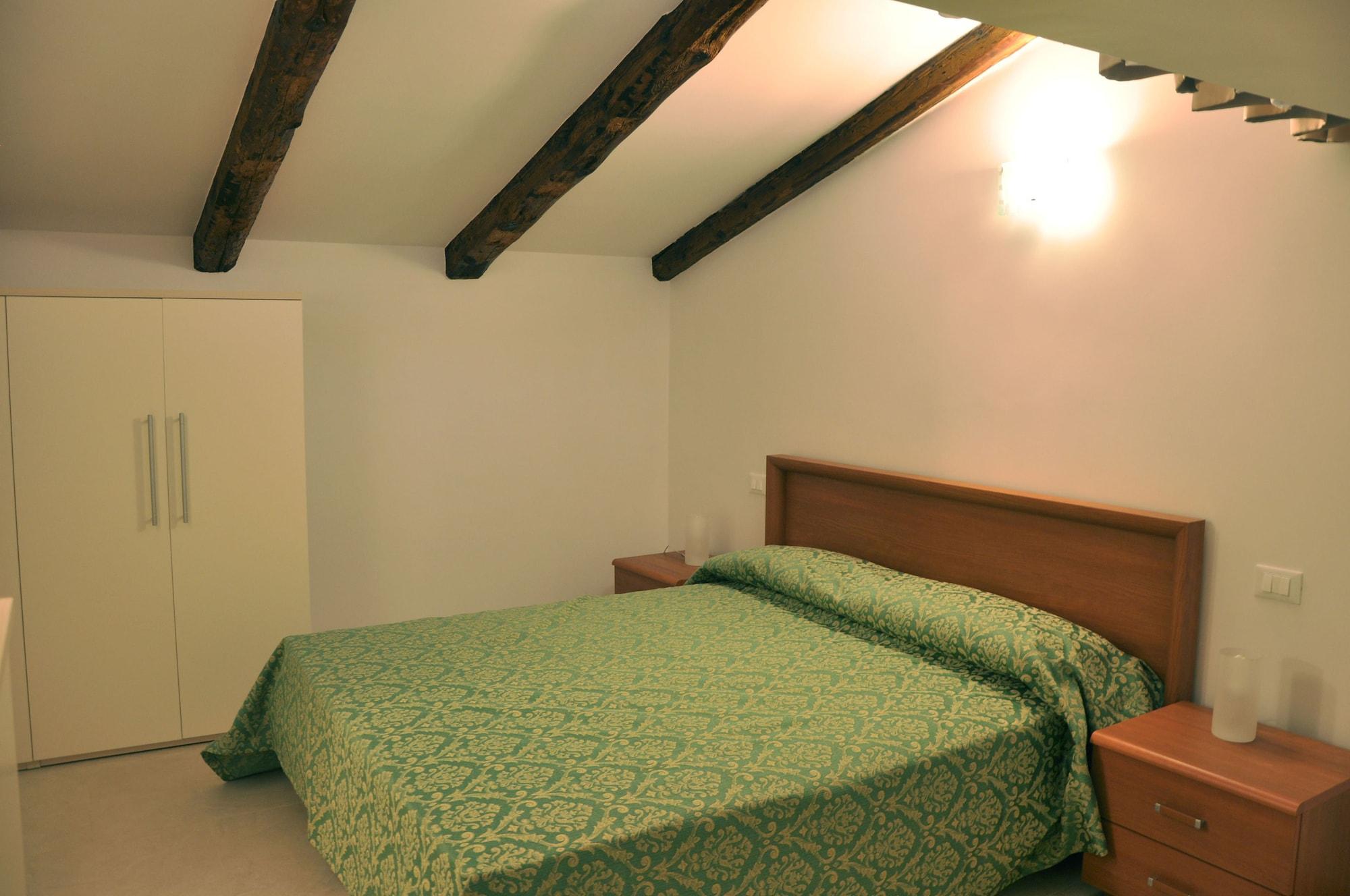 Hotel Commercio & Pellegrino 3*