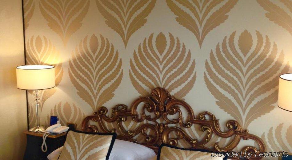 Amadeus Hotel