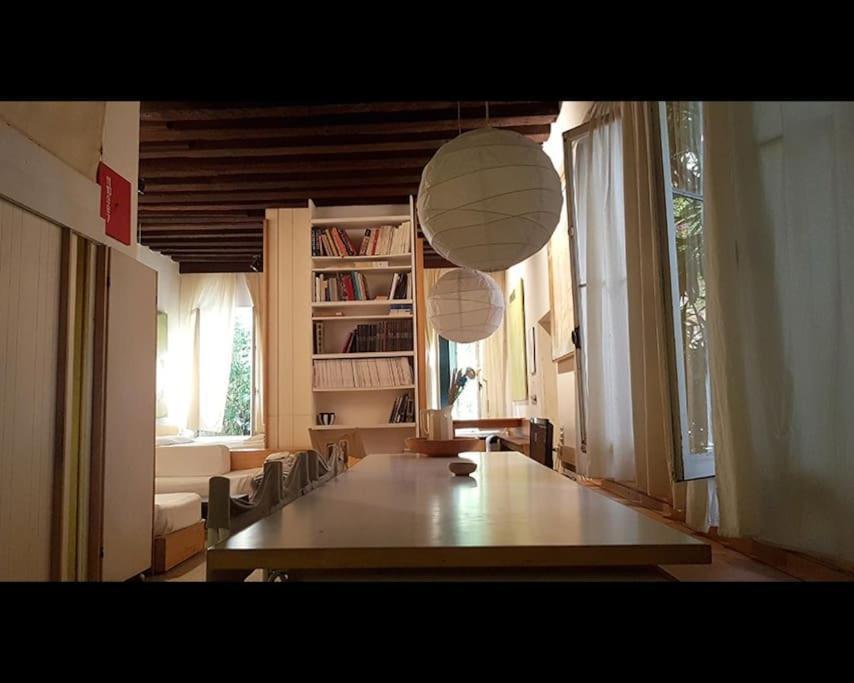 Appartement Open Space A Fra Architettura E Pittura, Fra Moderno E Antico *