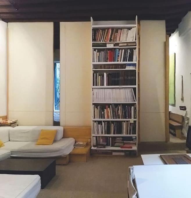 Open Space A Fra Architettura E Pittura, Fra Moderno E Antico Apartment *