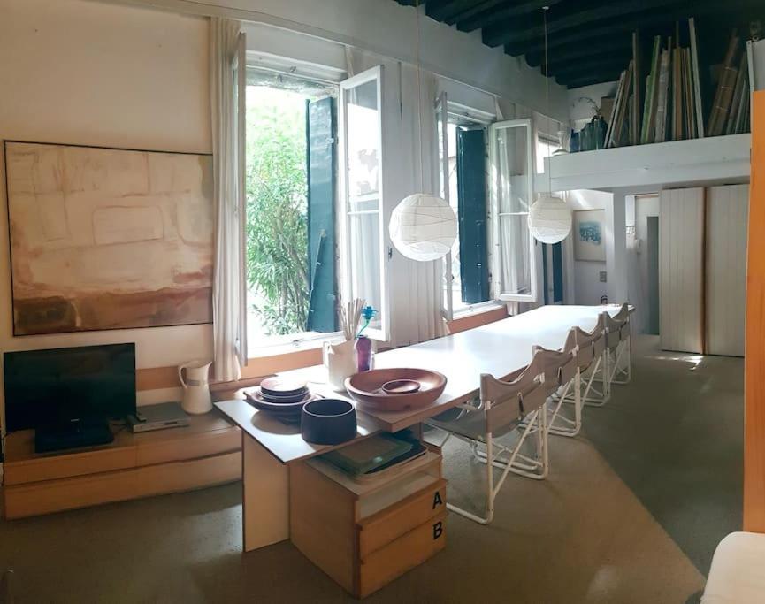 Appartement Open Space A Fra Architettura E Pittura, Fra Moderno E Antico *