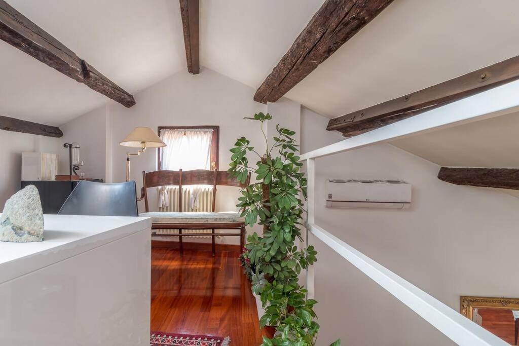 Charming Loft With Roof Terrace Close To S. Marco Venise