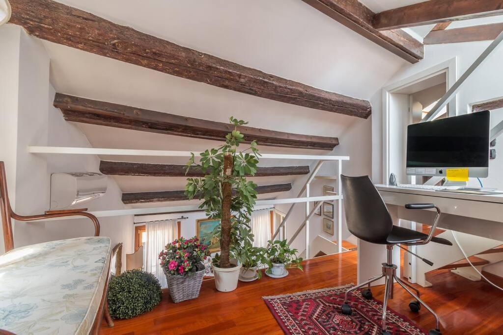 Appartement Charming Loft With Roof Terrace Close To S. Marco *