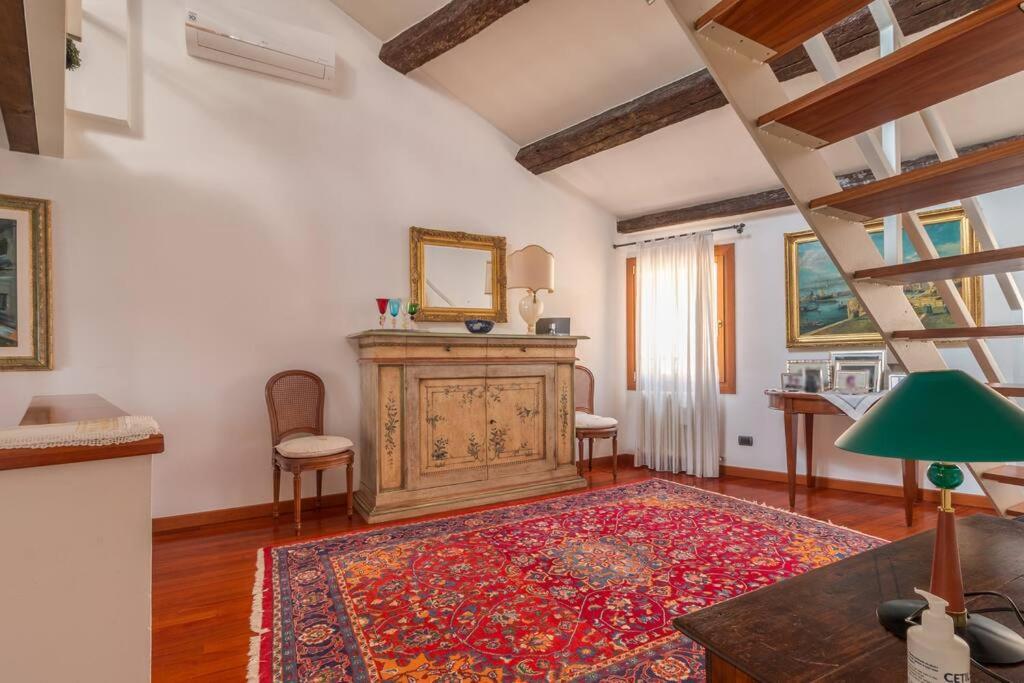 Charming Loft With Roof Terrace Close To S. Marco Venise