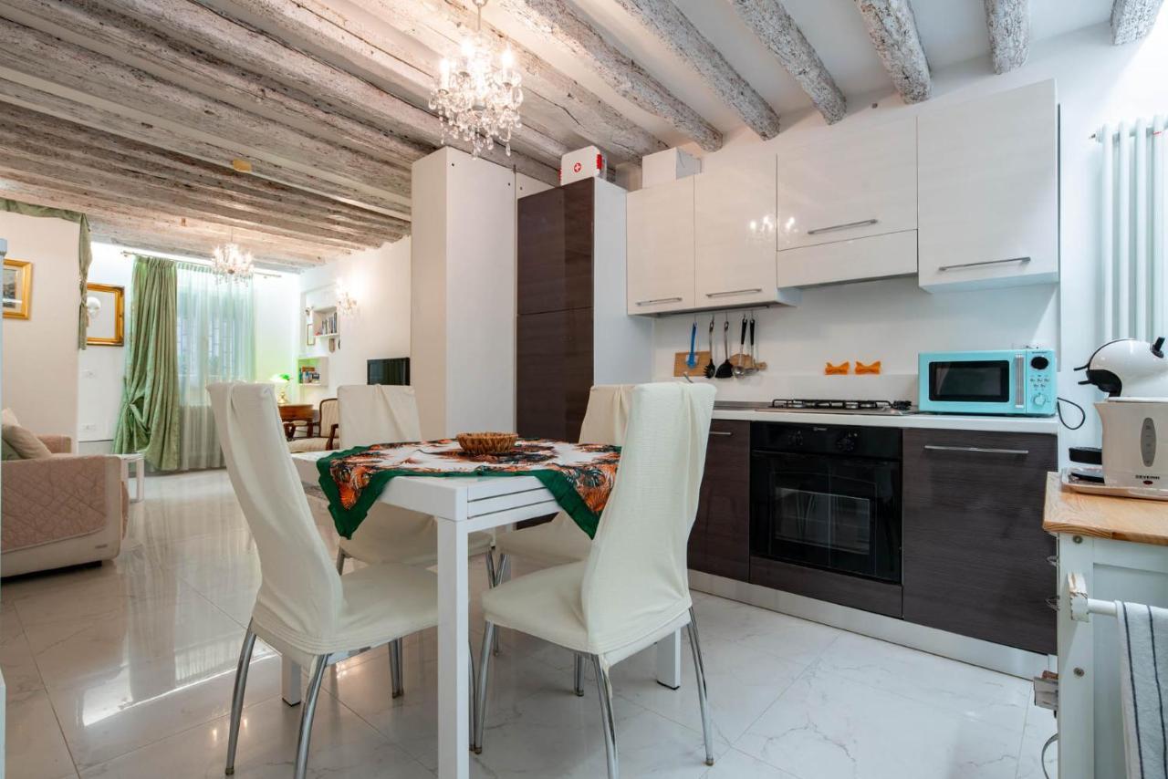 Loving In Venice, 5 Stars Venetië