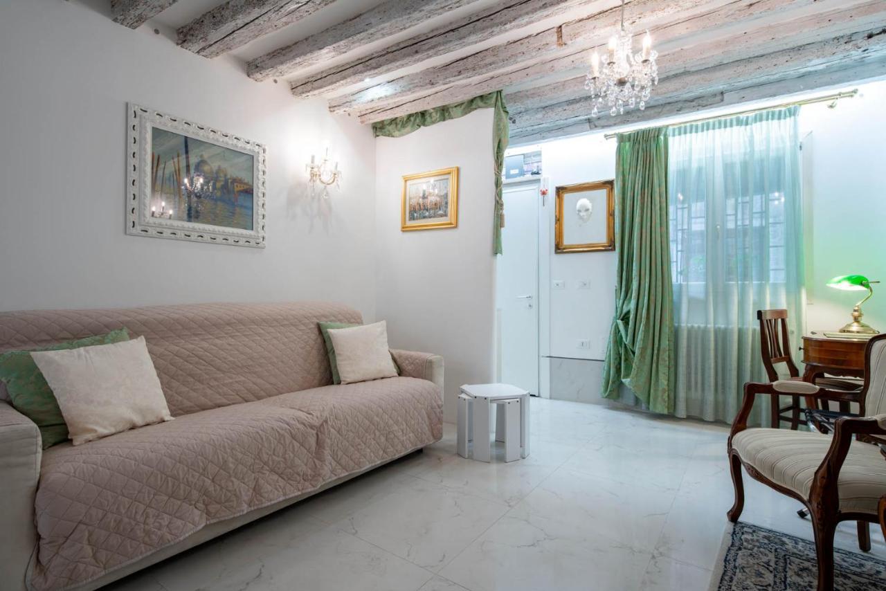 Loving In Venice, 5 Stars Venetië