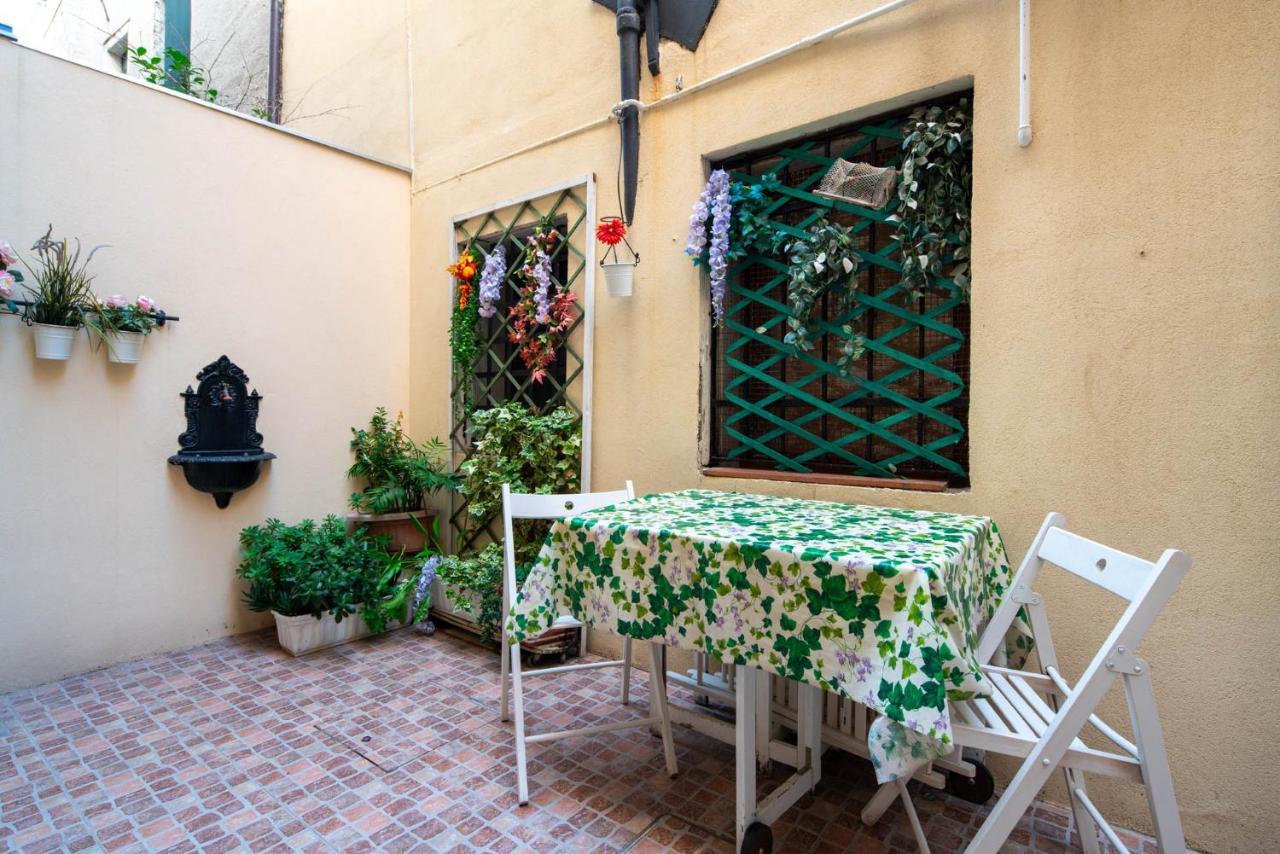Loving In Venice, 5 Stars *