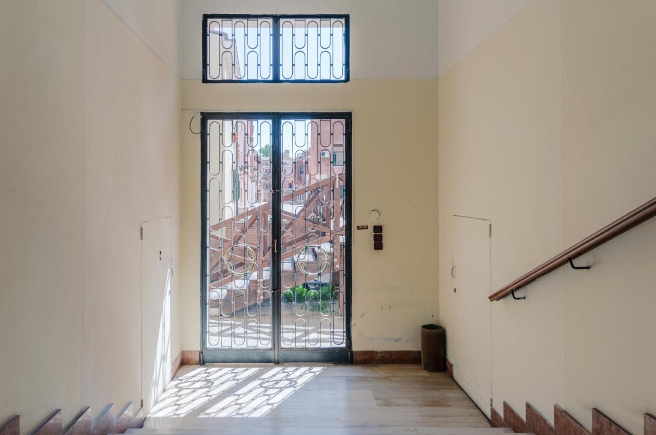 Appartement Guesthost - Venezia Santa Lucia Station Lovely Flat!