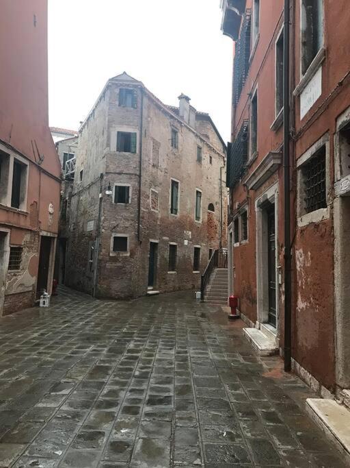 Centralissimo Tra San Marco E Palazzo Grassi Venetië