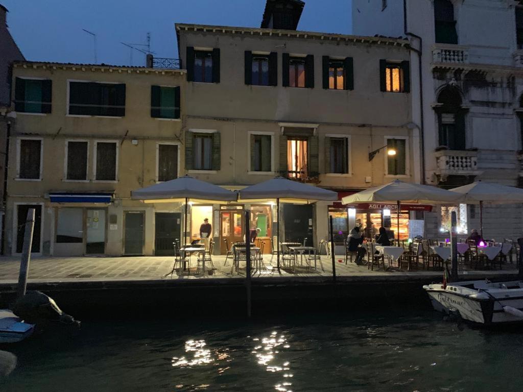 Eagle's Nest * Venise