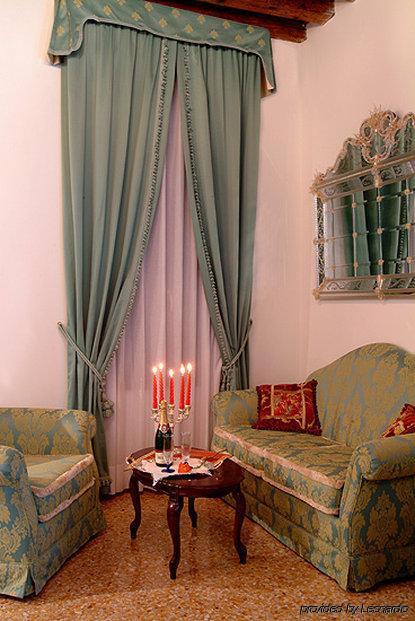 Apostoli Palace