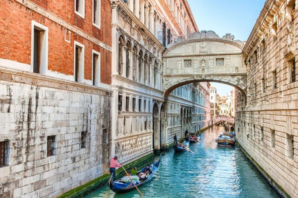 Art & Culture Biennale - Sweet Venezia