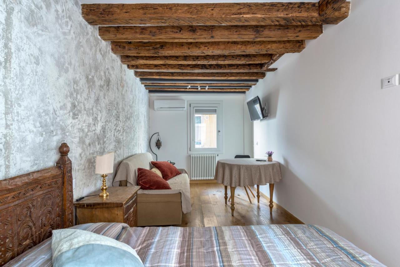 Tre Elementi, Close The Grand Canal *