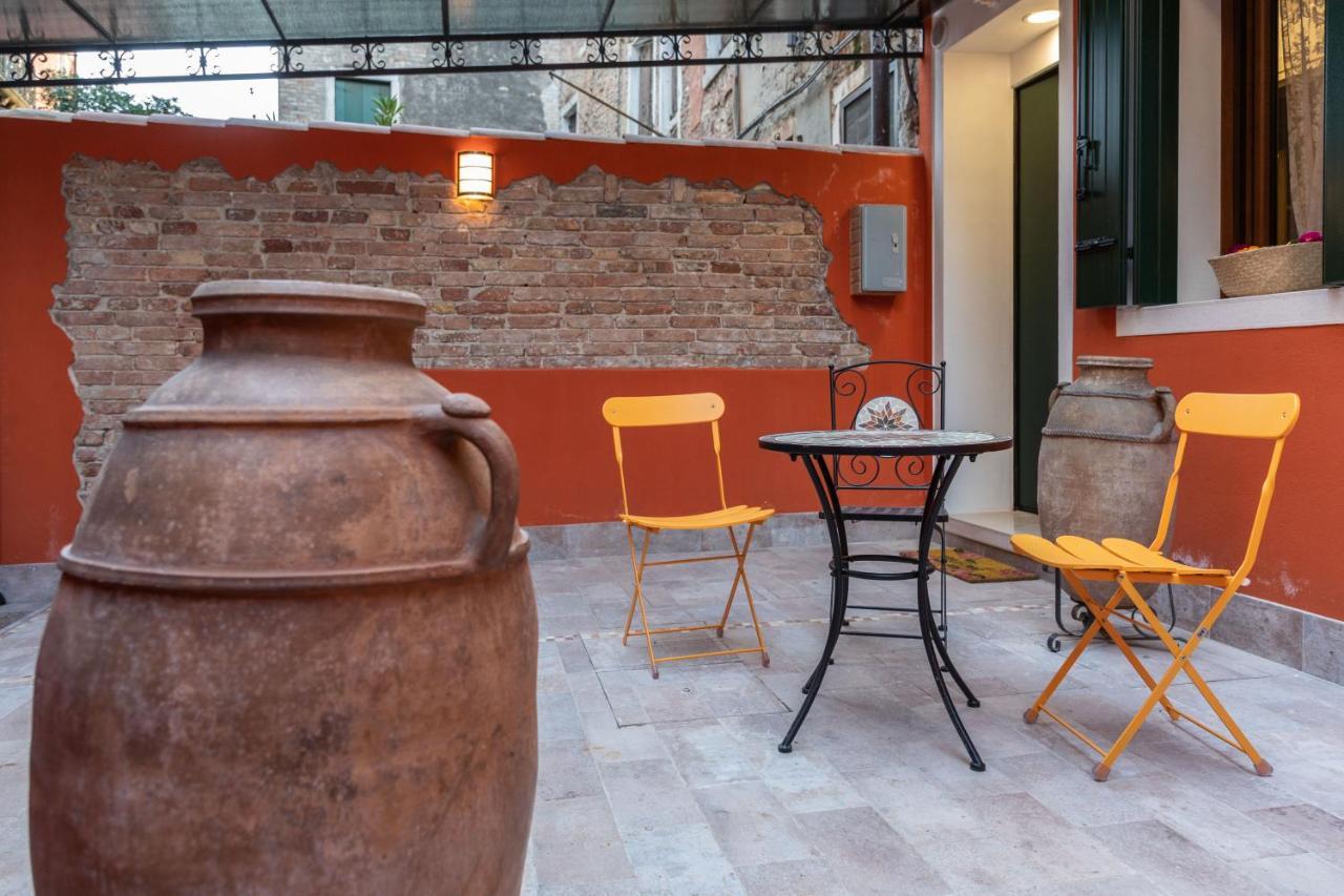 Con Giardino Privato, In Centro, Vicino Stazione Appartement