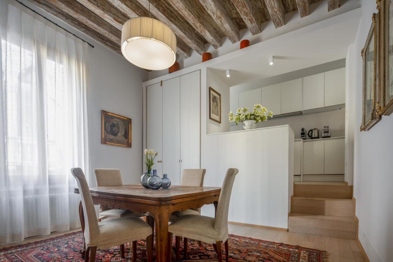 Apartment Miracoli With View On The Canal R&r Venedig
