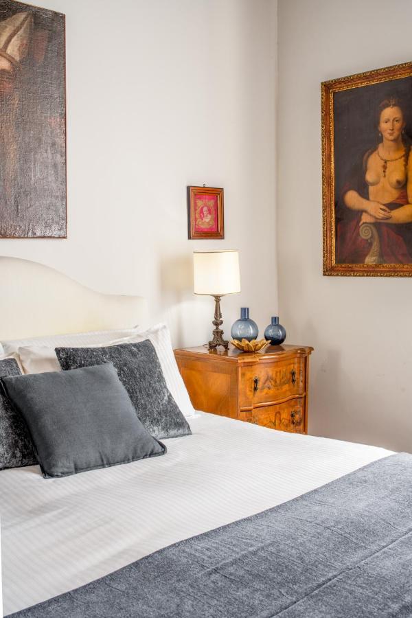 Apartment Miracoli With View On The Canal R&r Venedig