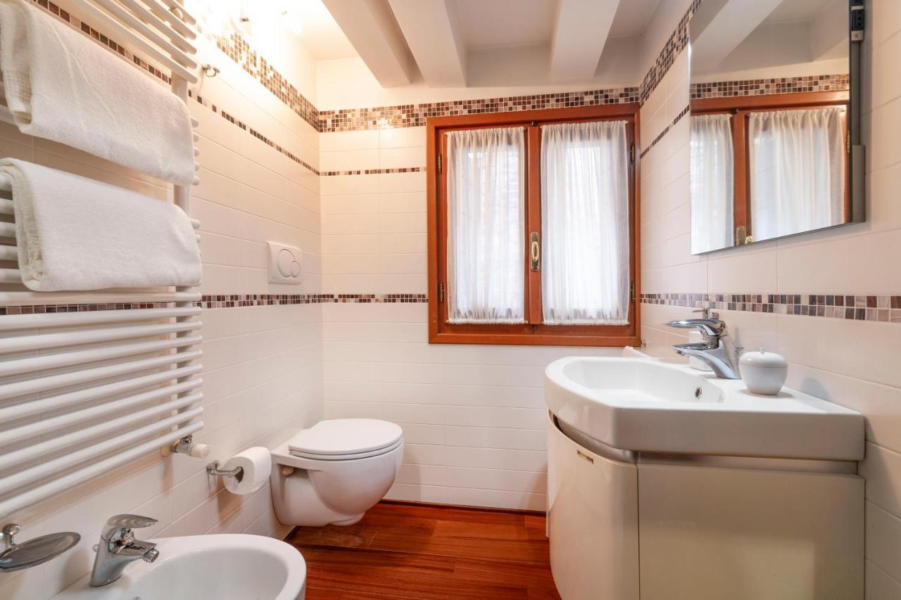 Glass House - Loft 2 Minutes To Rialto Bridge & View * Venedig
