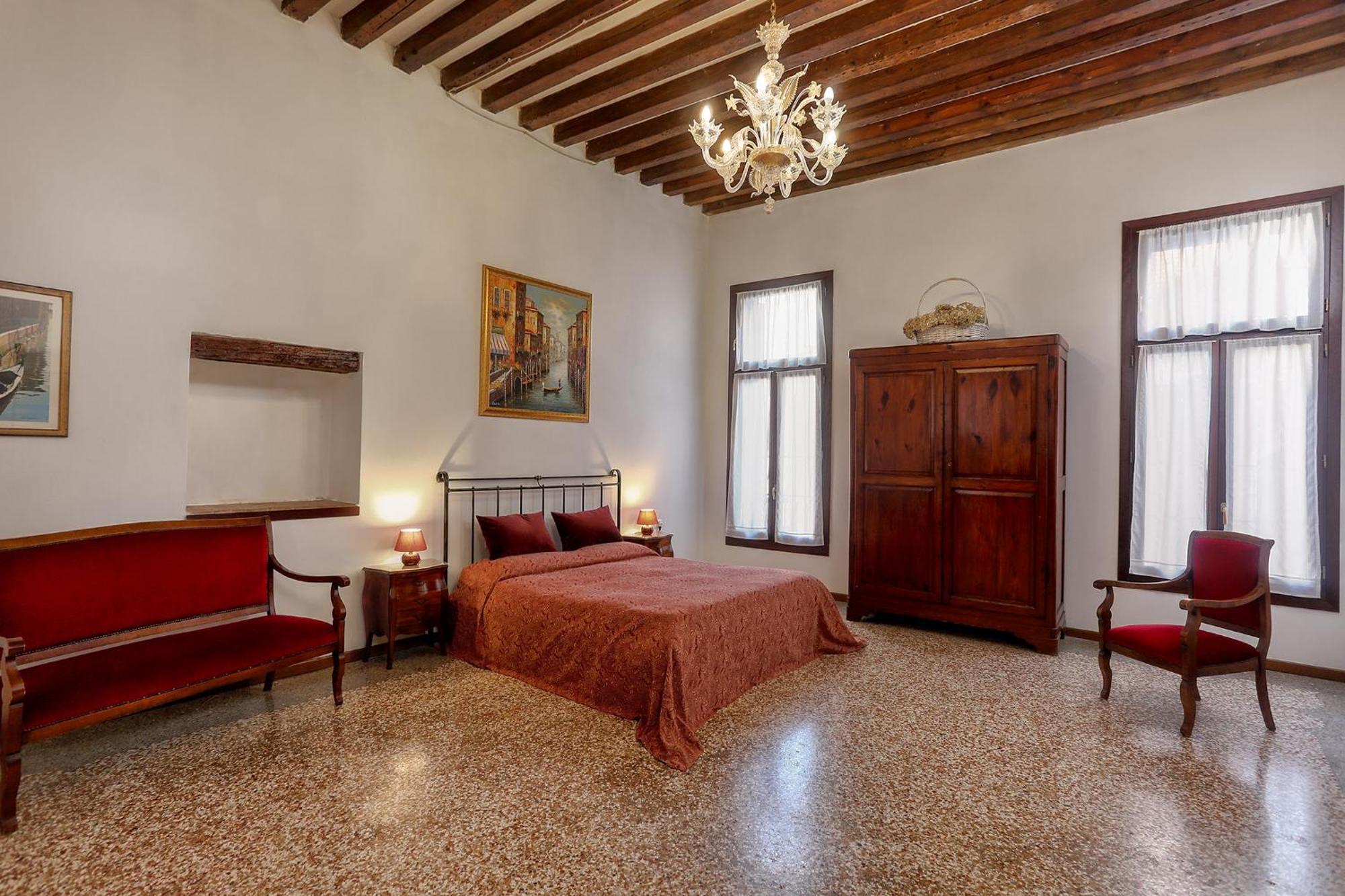 Flat With Canal View Near San Marco * Venezia