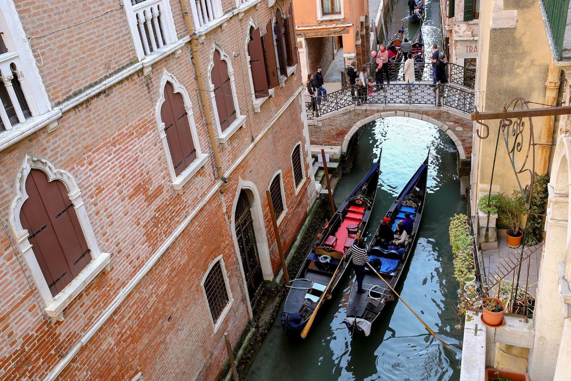 Leoncini With A Wonderful Canal View Apartment Venice