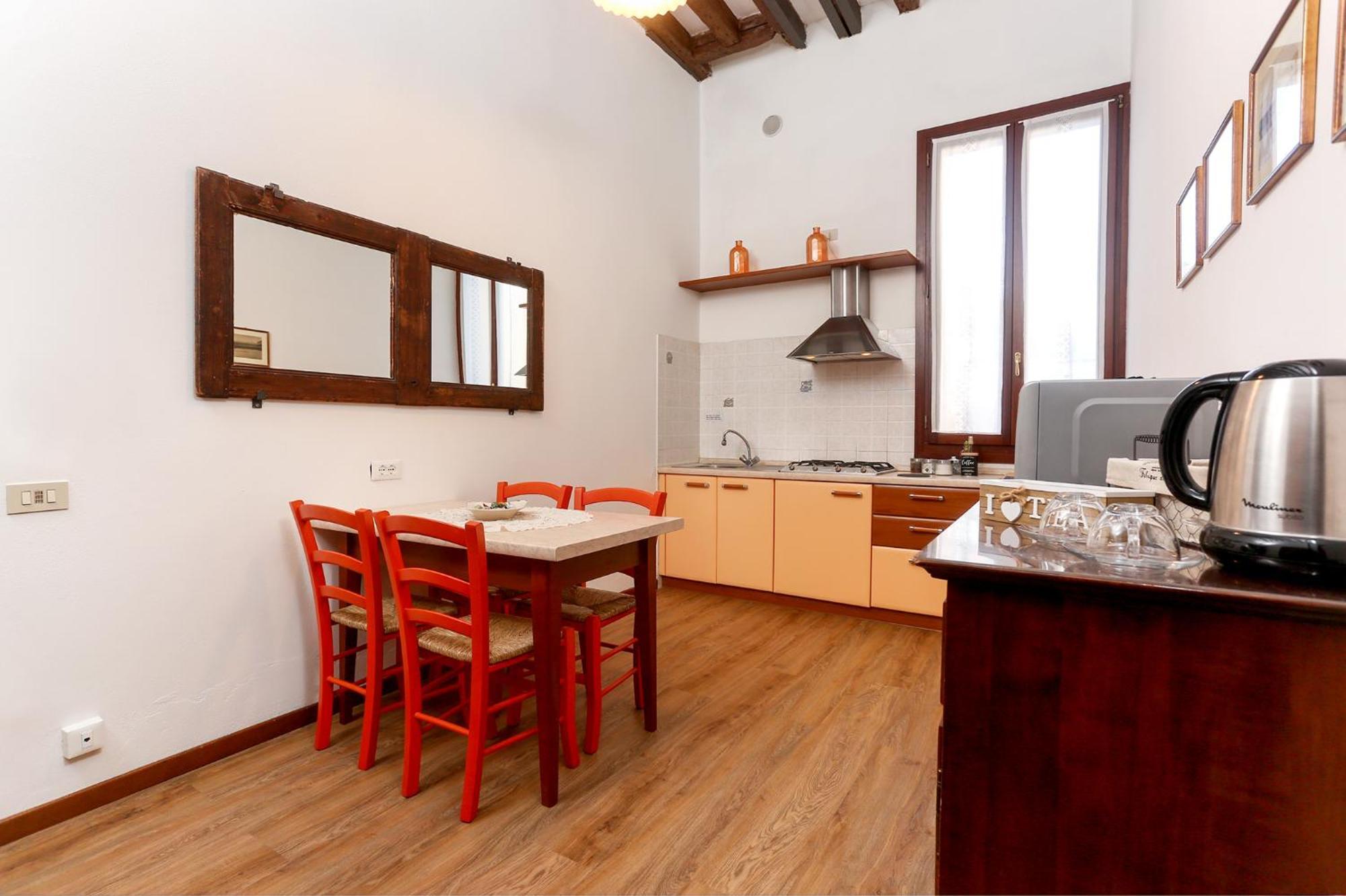 Appartamento Flat With Canal View Near San Marco Venezia