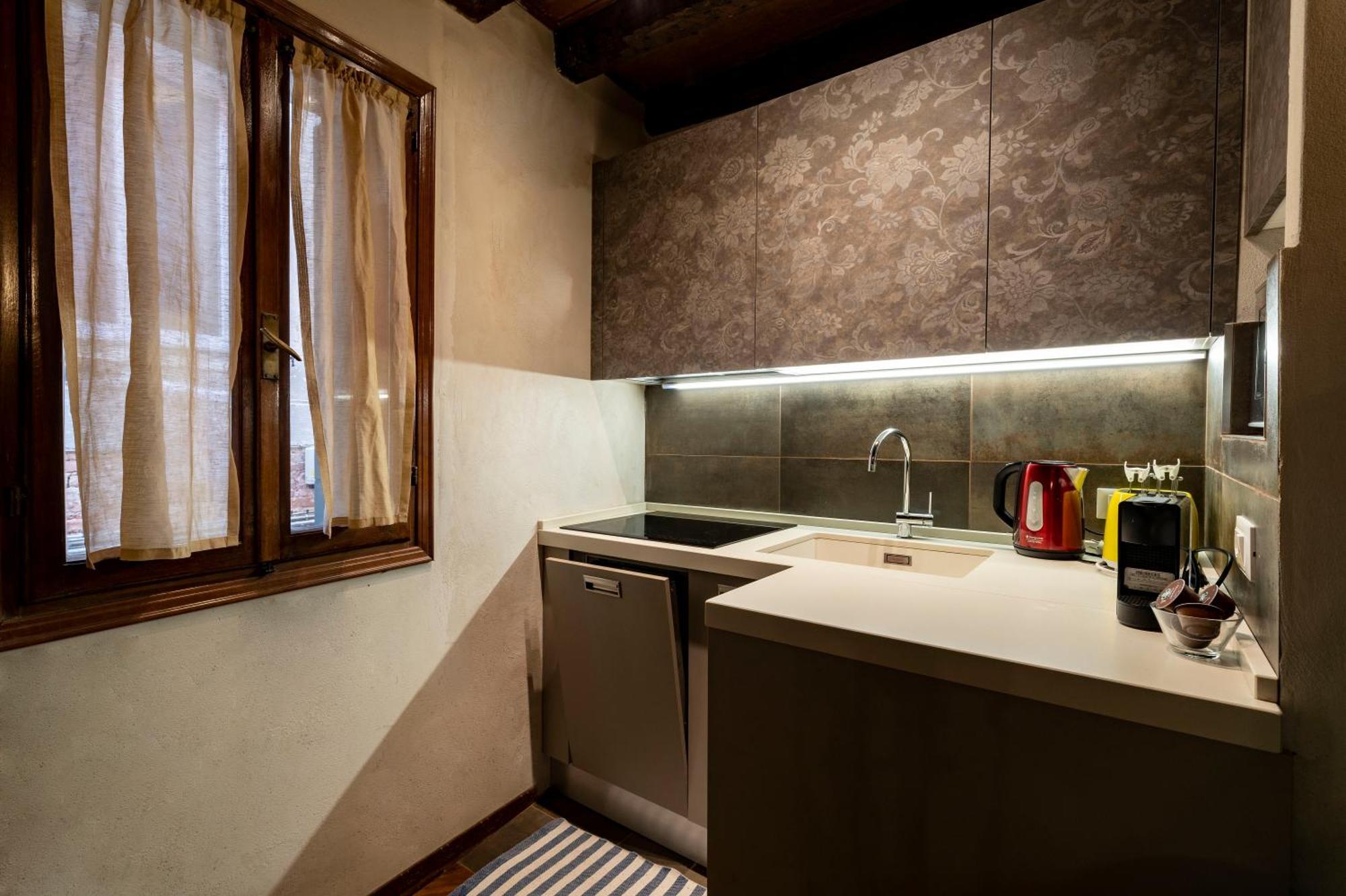 Ca Dei Zoti3 With Luggage Appartement