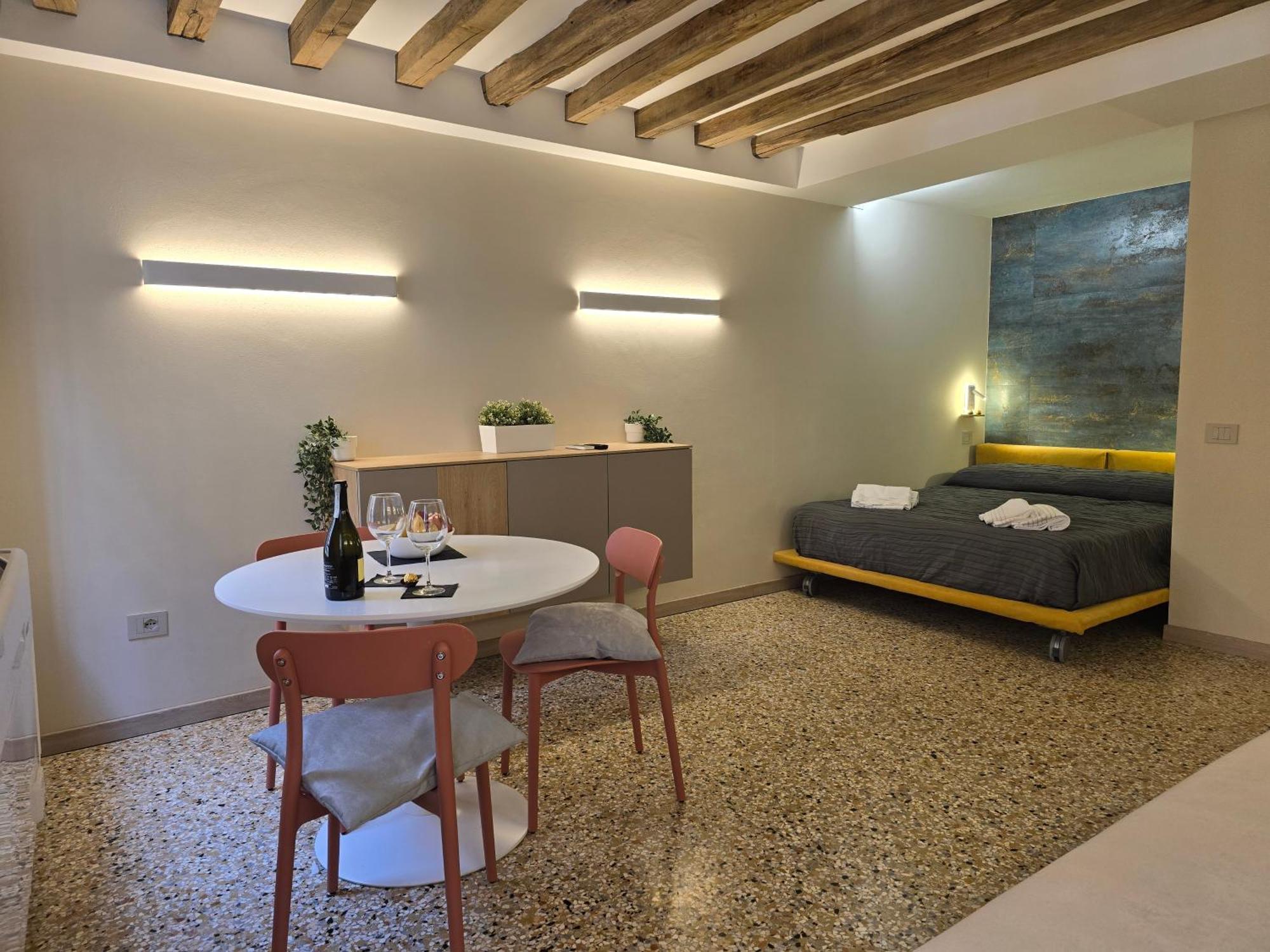Cozy With Canal View Appartement