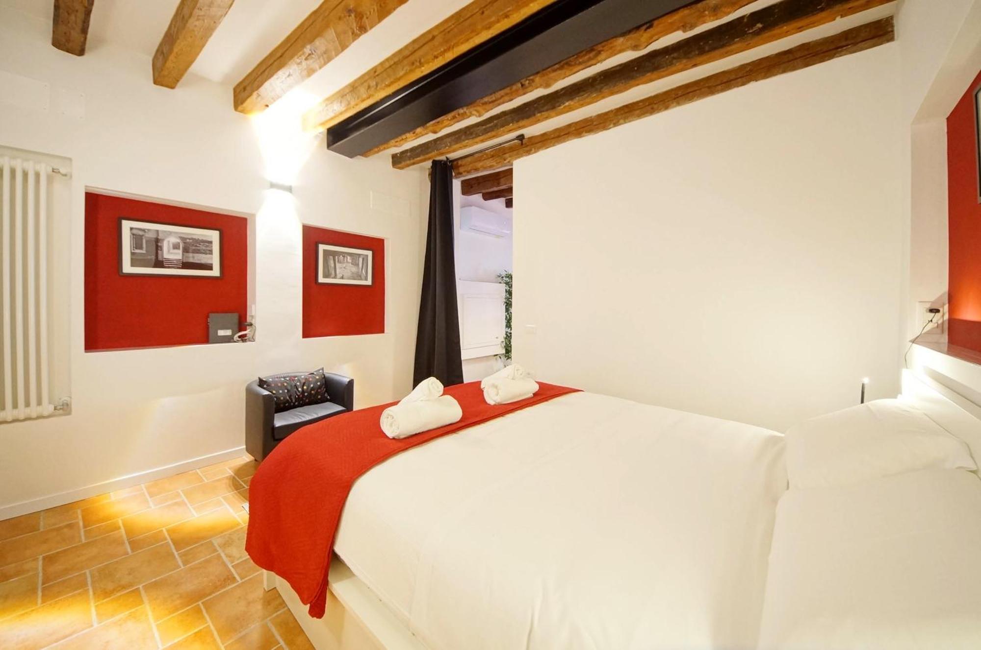 Dolcevita N 517 Canal View
