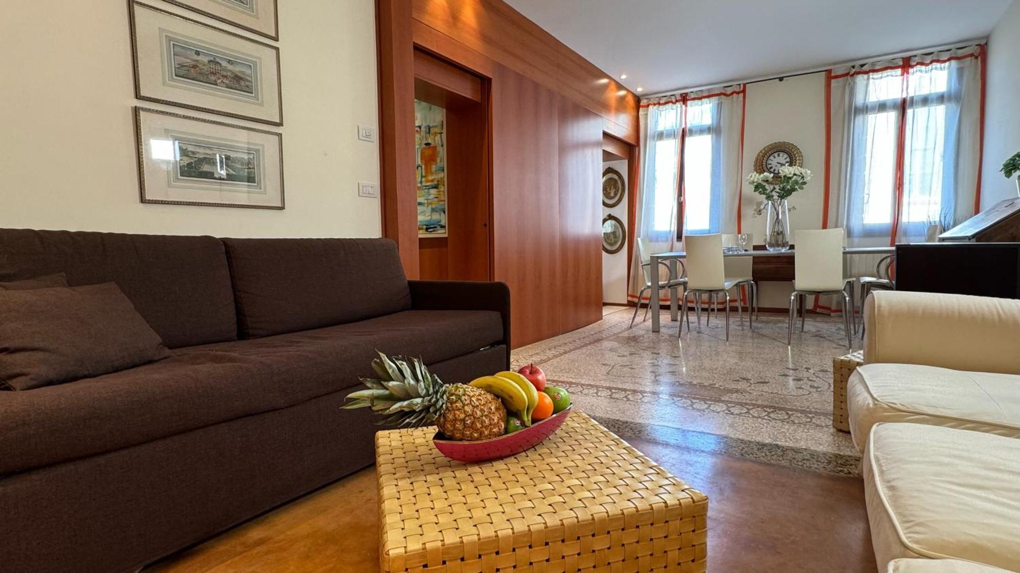 Rialto Apartment *