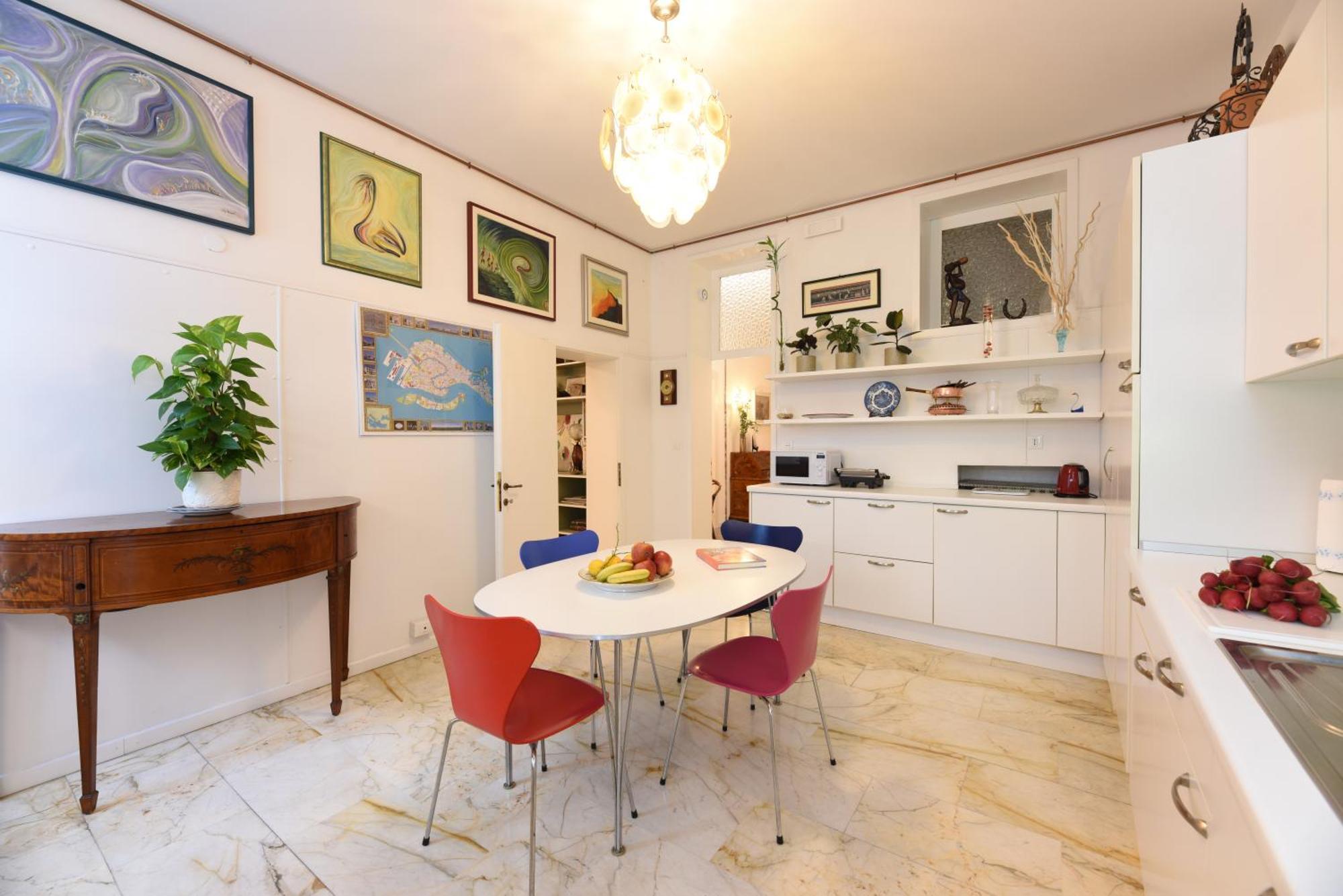 Appartement Soderini Splendor: First Floor Palazzo Charm At Castello Square