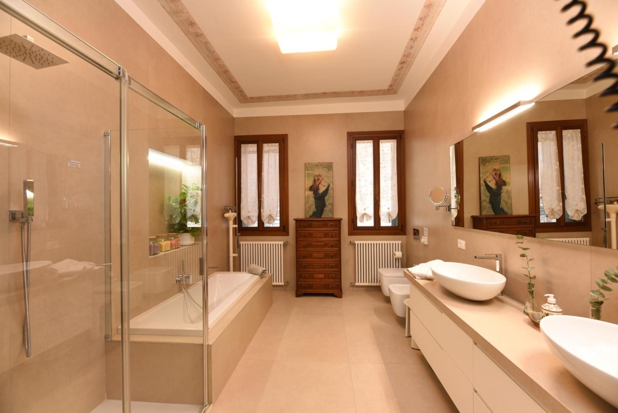 Appartement Soderini Splendor: First Floor Palazzo Charm At Castello Square
