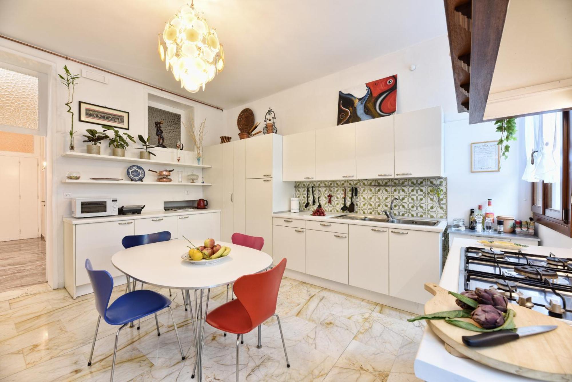 Appartement Soderini Splendor: First Floor Palazzo Charm At Castello Square