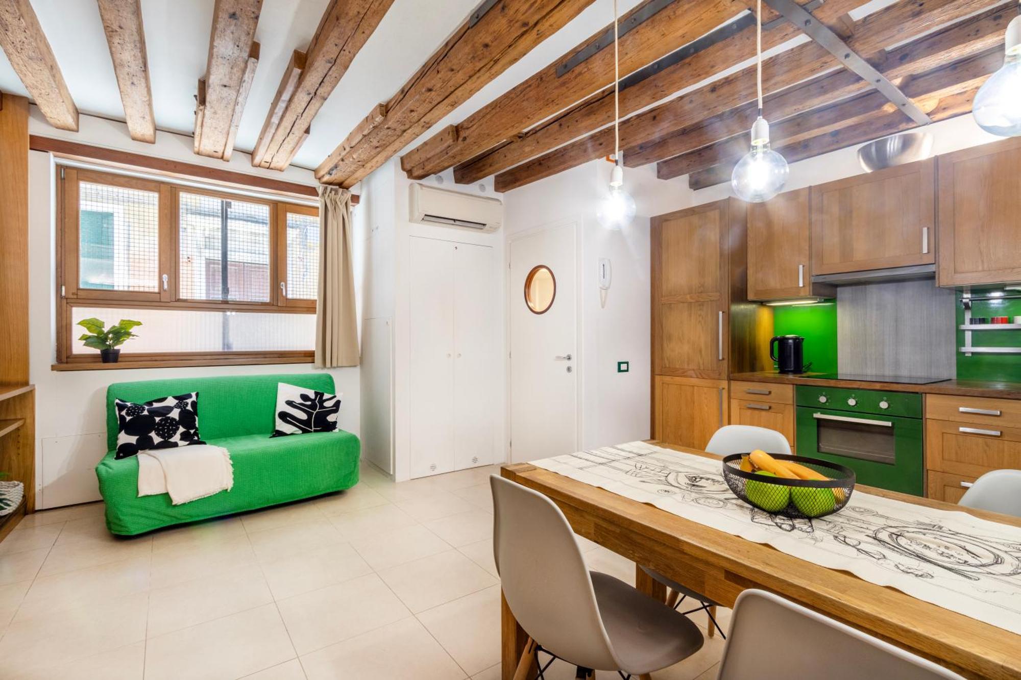 Accessible Groundfloor Near Station - Ca Rezzonico *