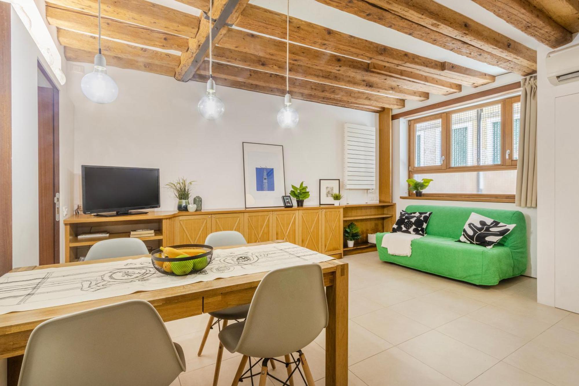 Accessible Groundfloor Near Station - Ca Rezzonico Appartement *