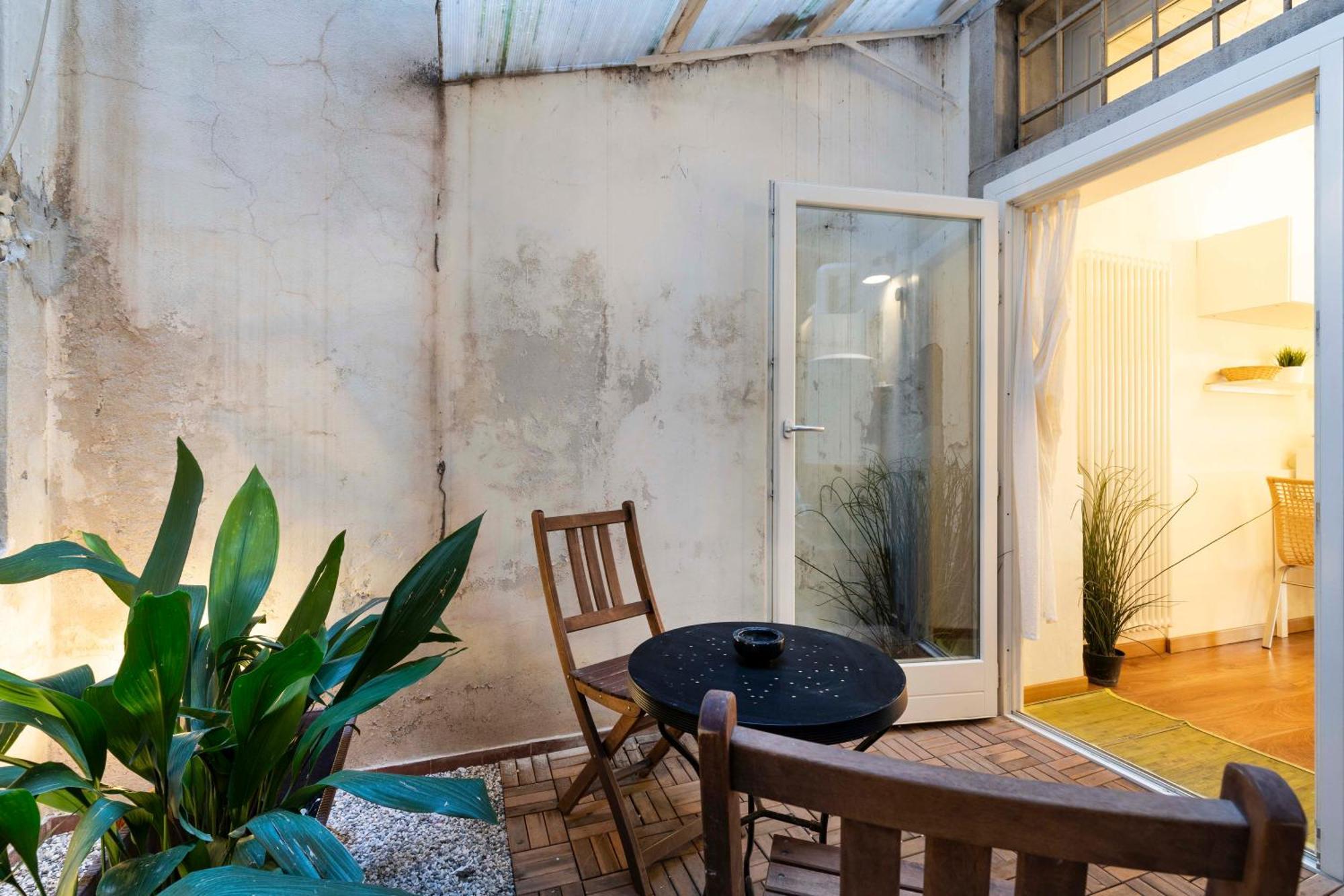 True Apartment