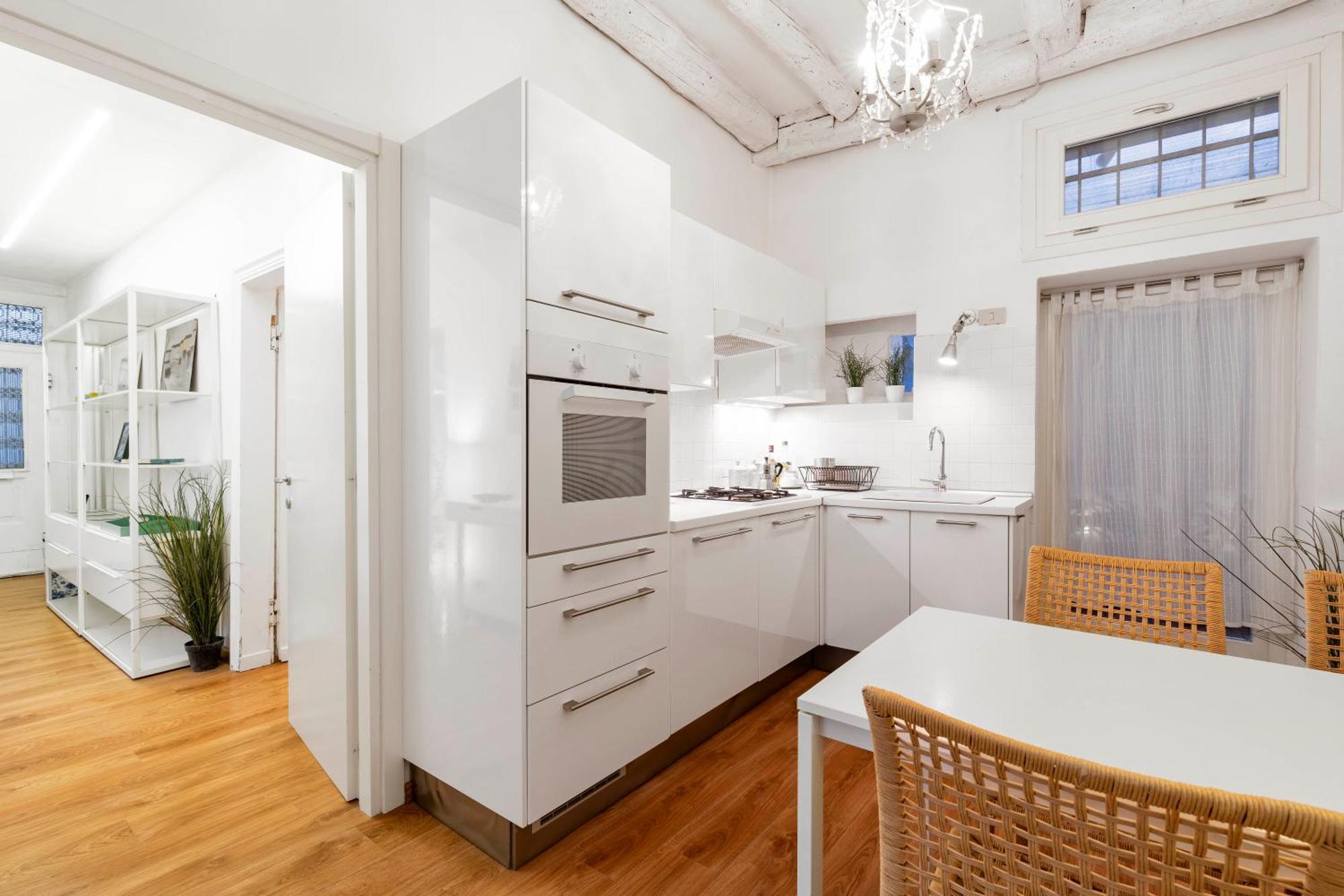 True Apartment *