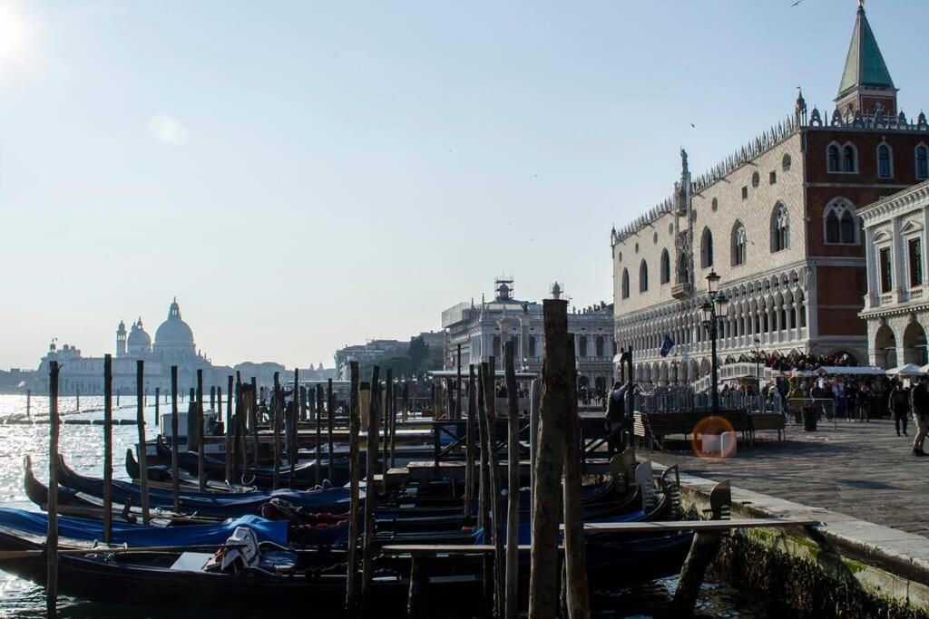 Ca' De Mezo Near San Marco Apartment *