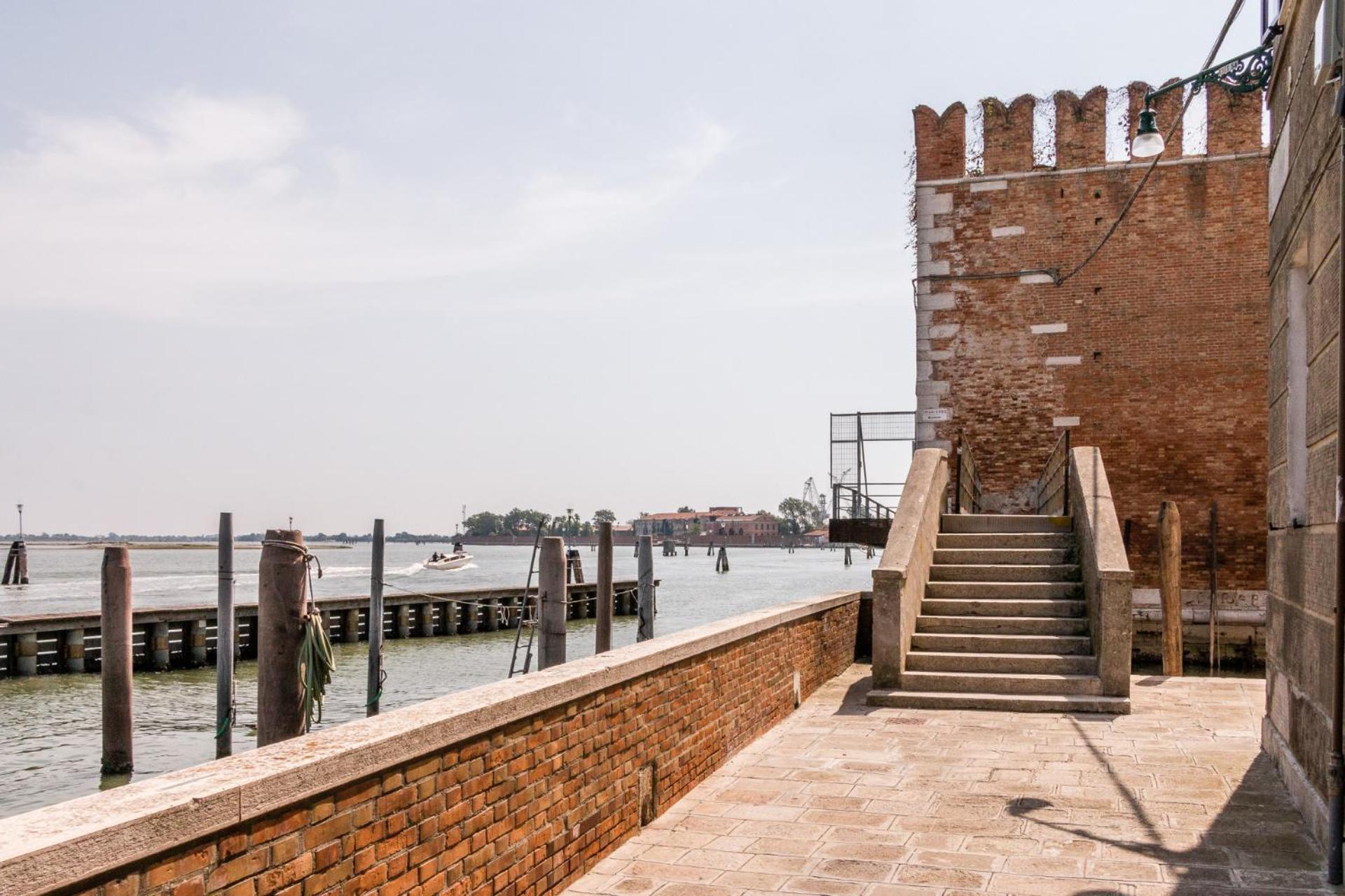 Celestia Castello By Waterbus * Venise