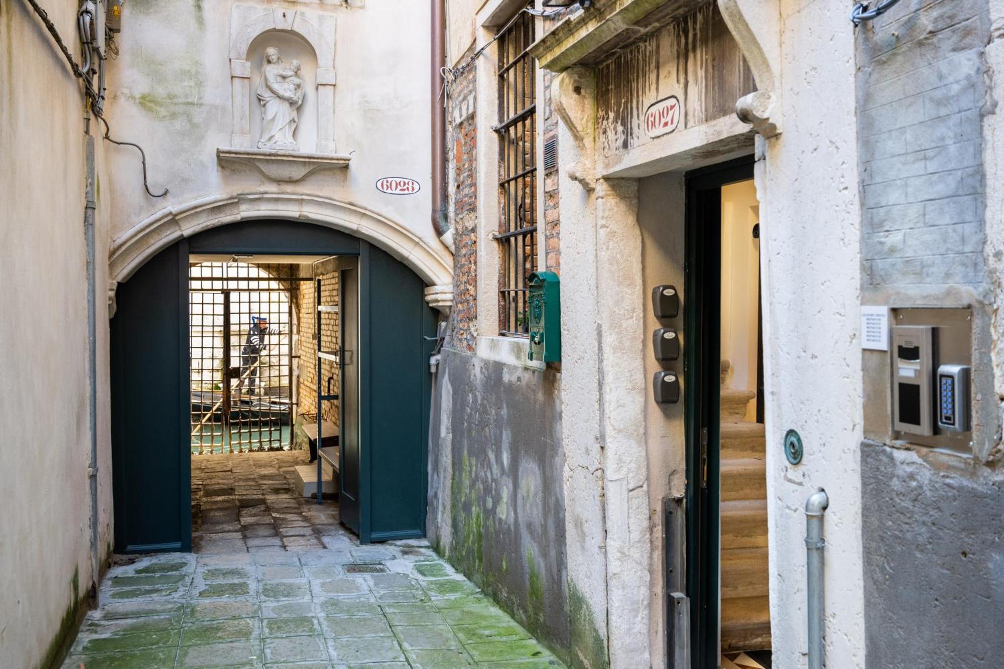 Palazzo Miracoli * Venise